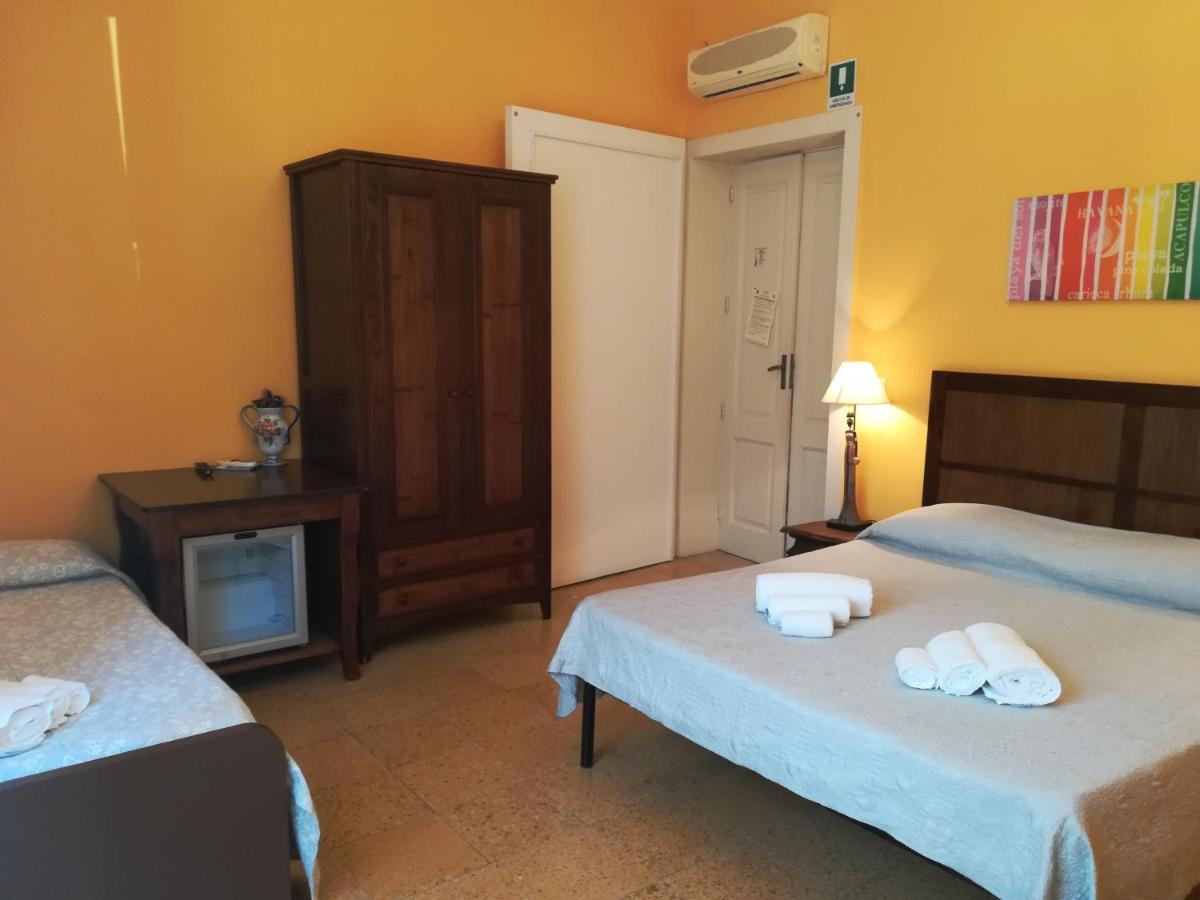 B&B A Due Passi Dal Mare Scilla Exterior foto